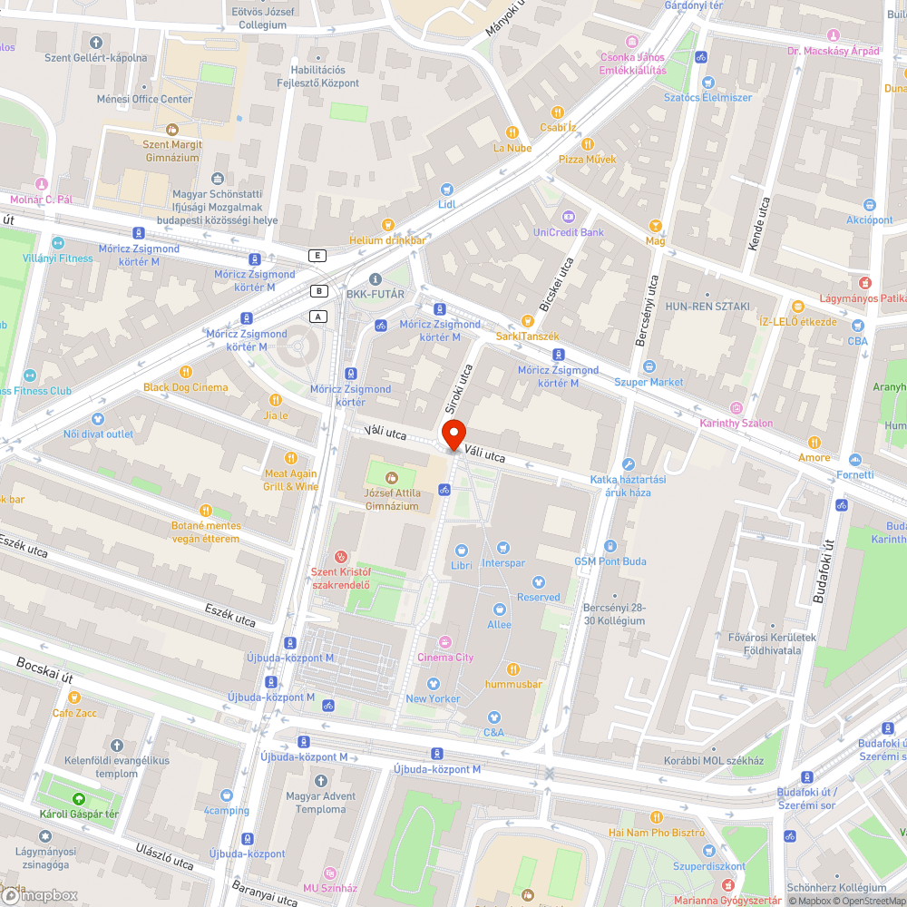 kifordított utcakövek és vas elem. bejelentés helye