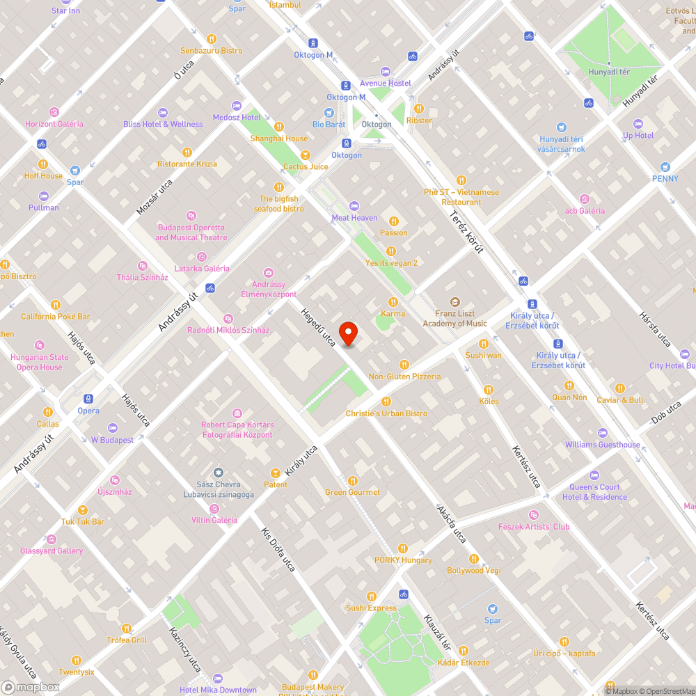 Beszakadni készülő járda csatornafedél mellett bejelentés helye