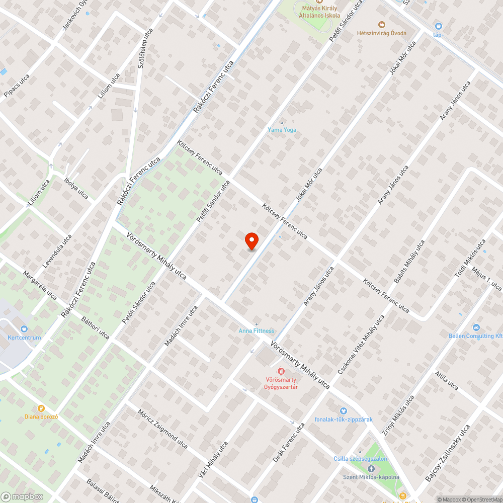 Jókai Mór utca táblái kifakultak, gyűröttek bejelentés helye