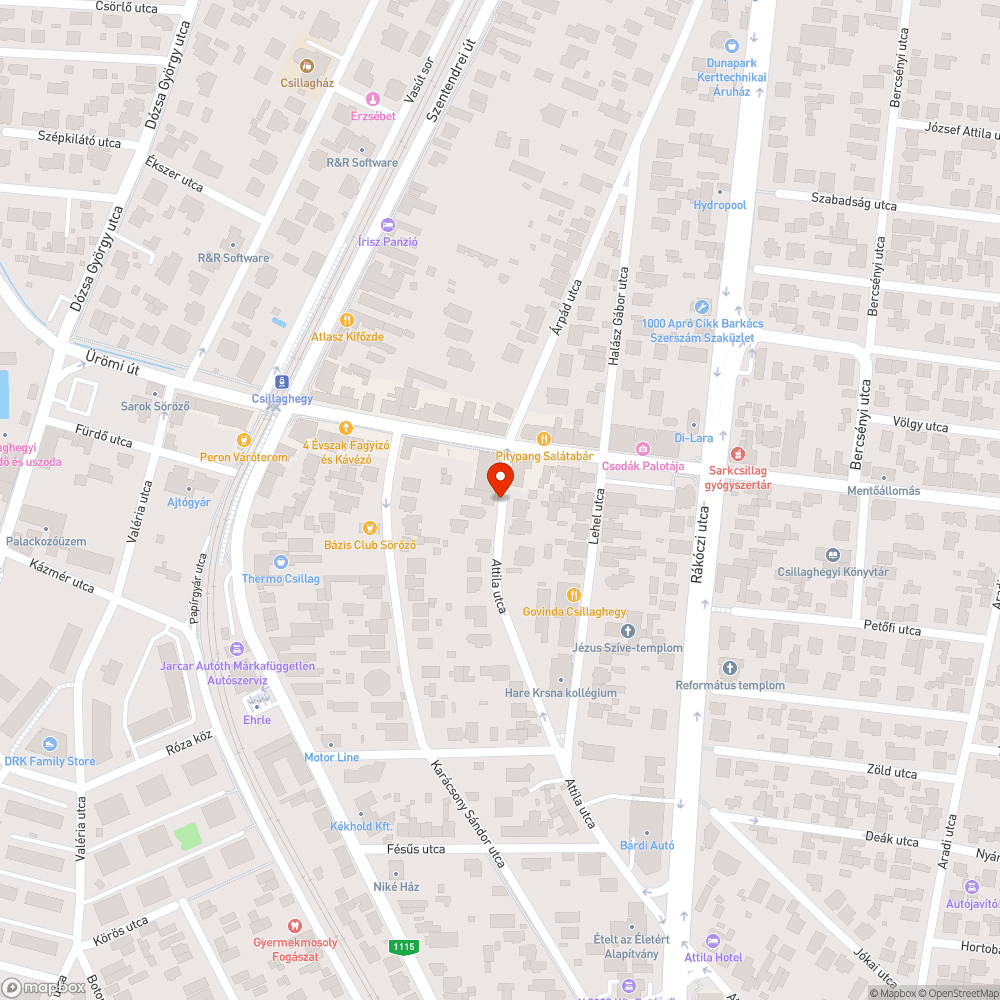 Keskeny mellékutcát egyirányúsítottak, parkolóhelyeket biciklisávot is jelöltek ki bejelentés helye