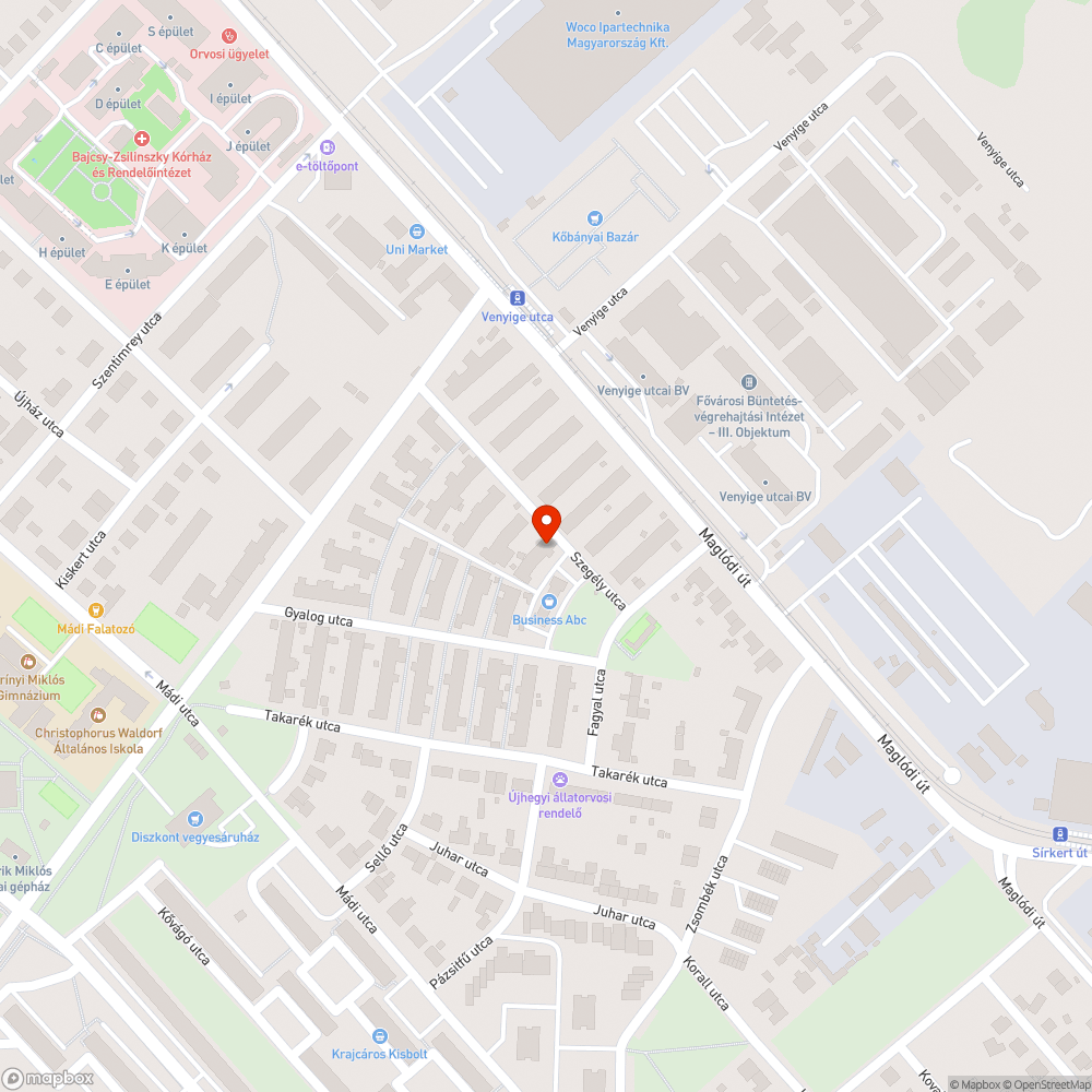 Út szélén betontömb bejelentés helye