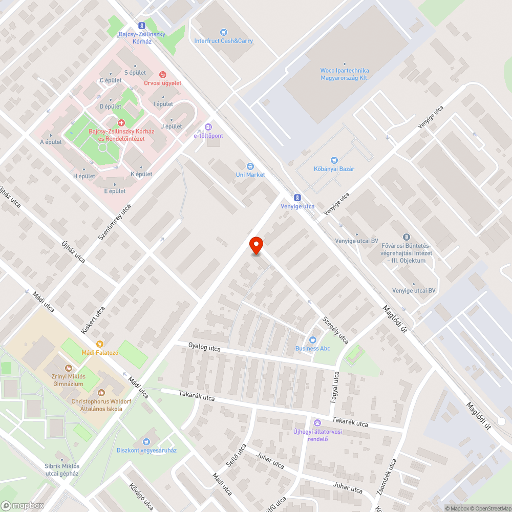 Az út szélén sértülést okozó betontömbök bejelentés helye