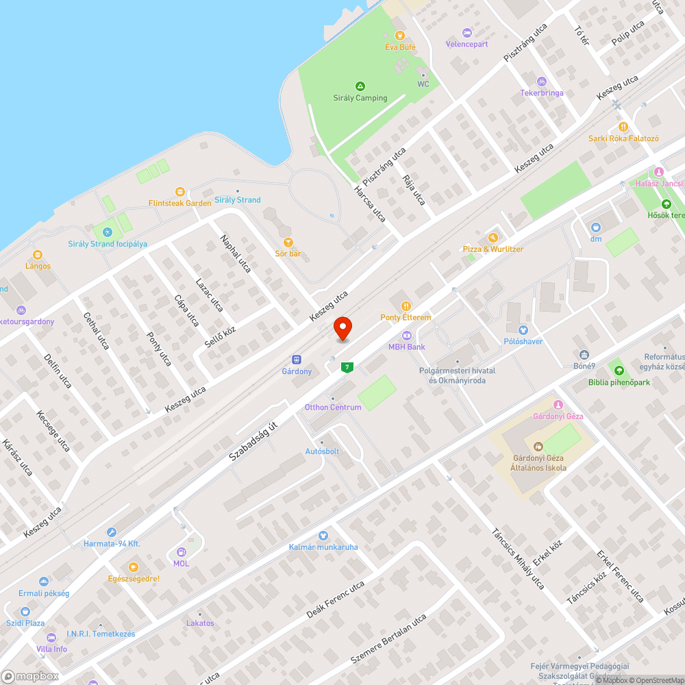 Összegyűlt esővíz a vasútállomás parkolójában bejelentés helye