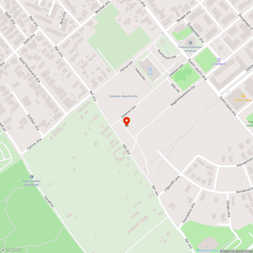 Roncs autó a Ciklámen út és a Nagyboldogasszony u sarkánál bejelentés helye