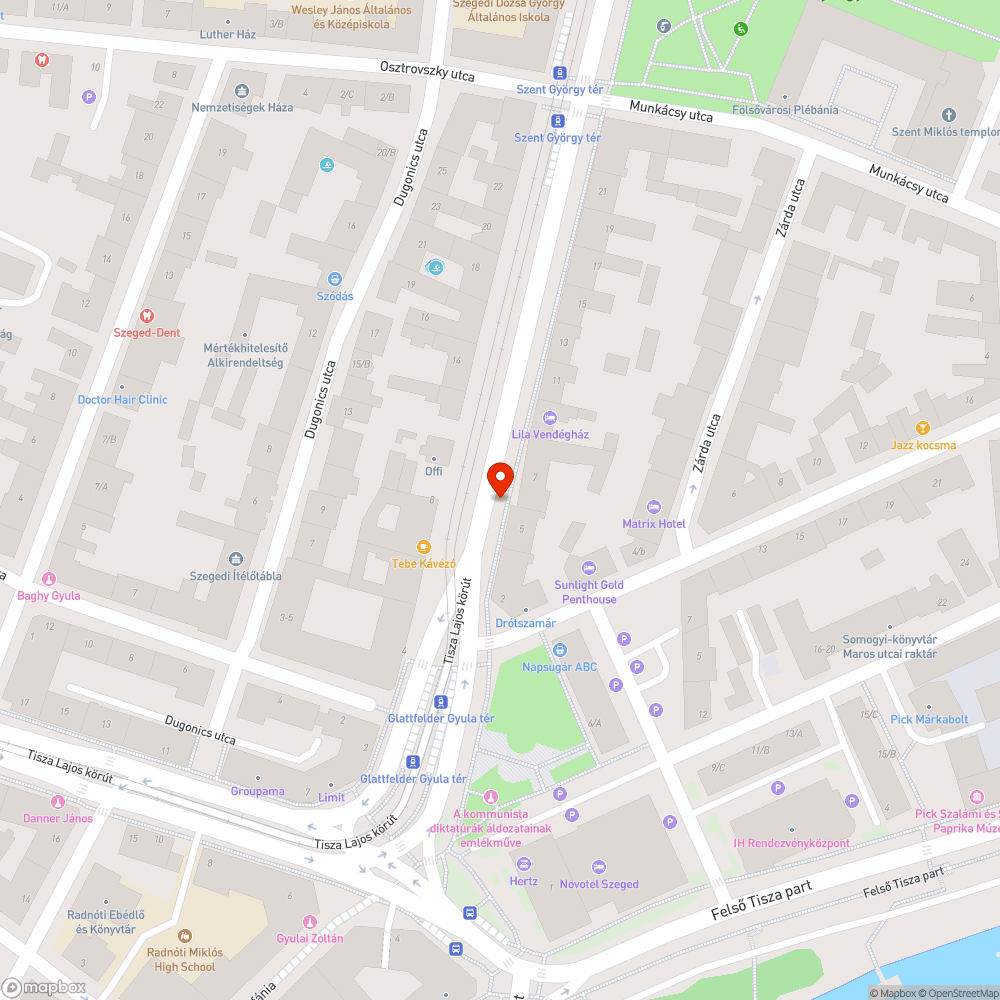 Szétesett háttámlájú és megdőlt pad - József A. sgt. 5. bejelentés helye