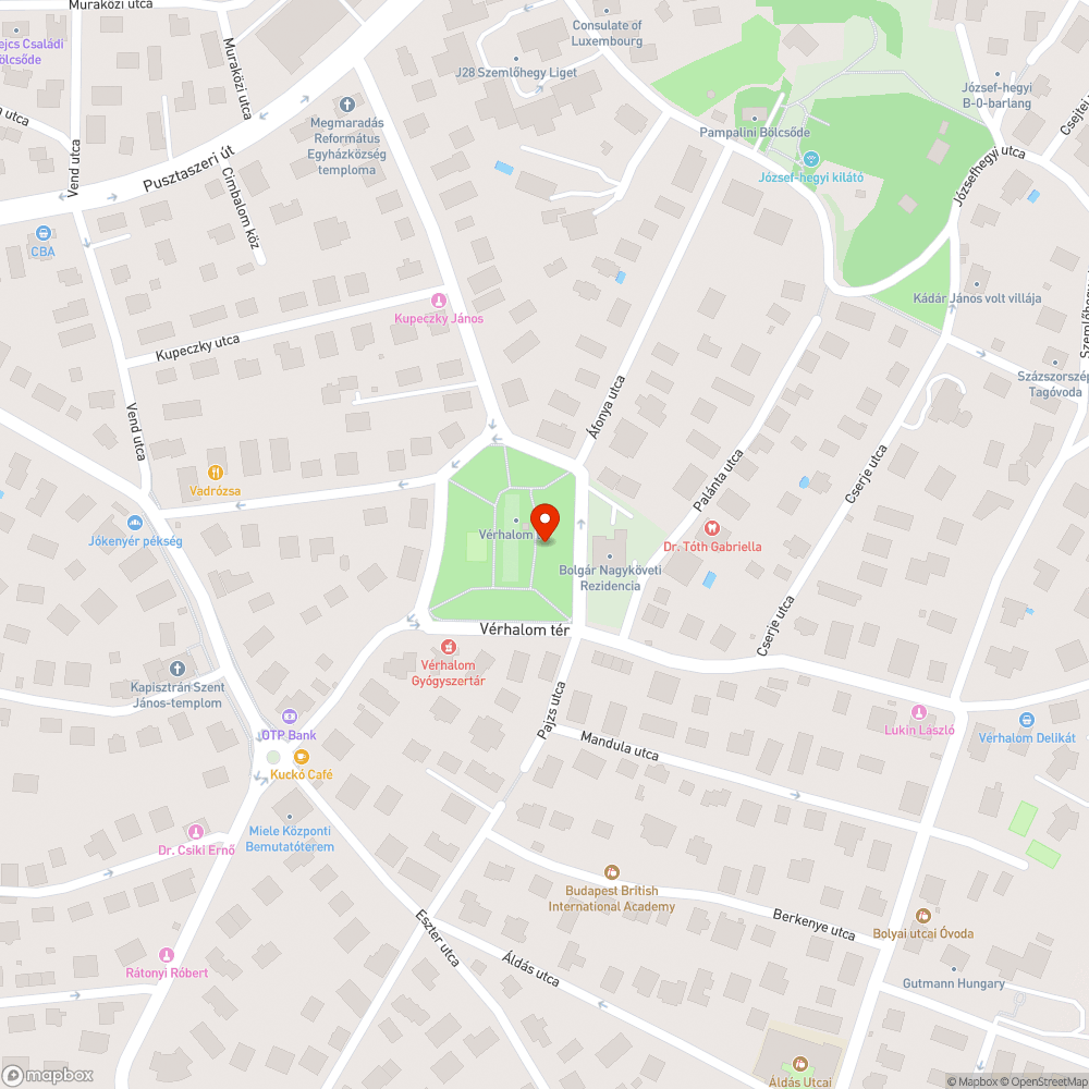 Letört gyermek-kresz táblák a játszótéren bejelentés helye