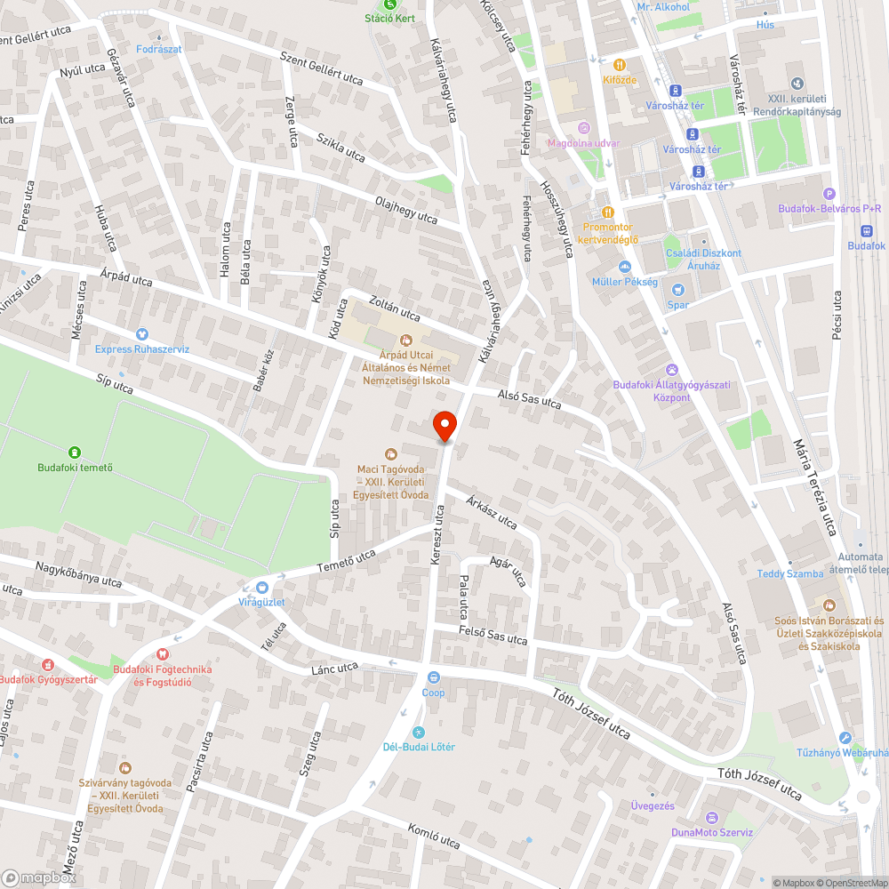 Kopott hírdető tábla bejelentés helye