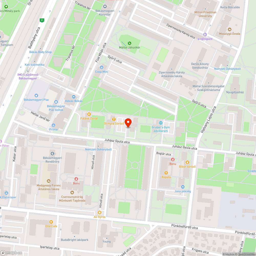 Ruhák a fán bejelentés helye