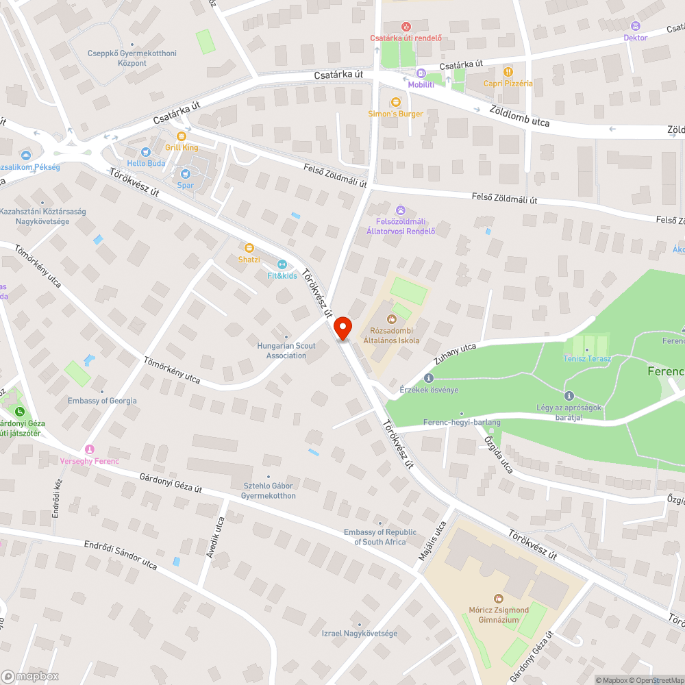 Tömörkény utca buszmegálló és pad összefirkálva bejelentés helye