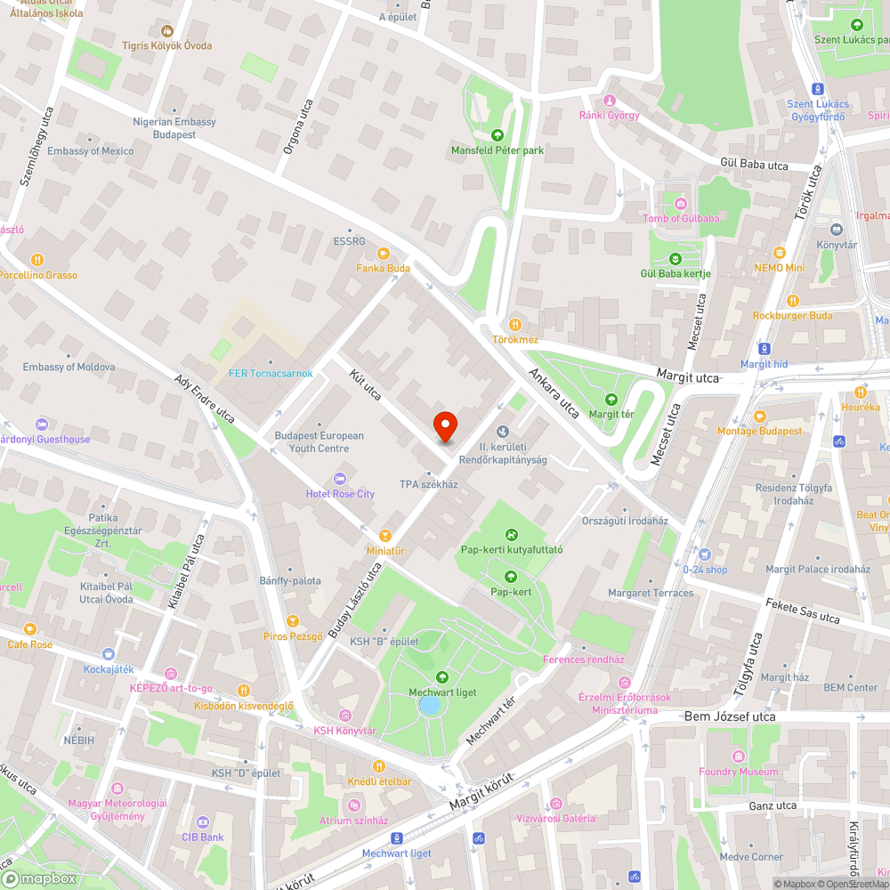 Tavalyi karácsonyfák az utcán bejelentés helye