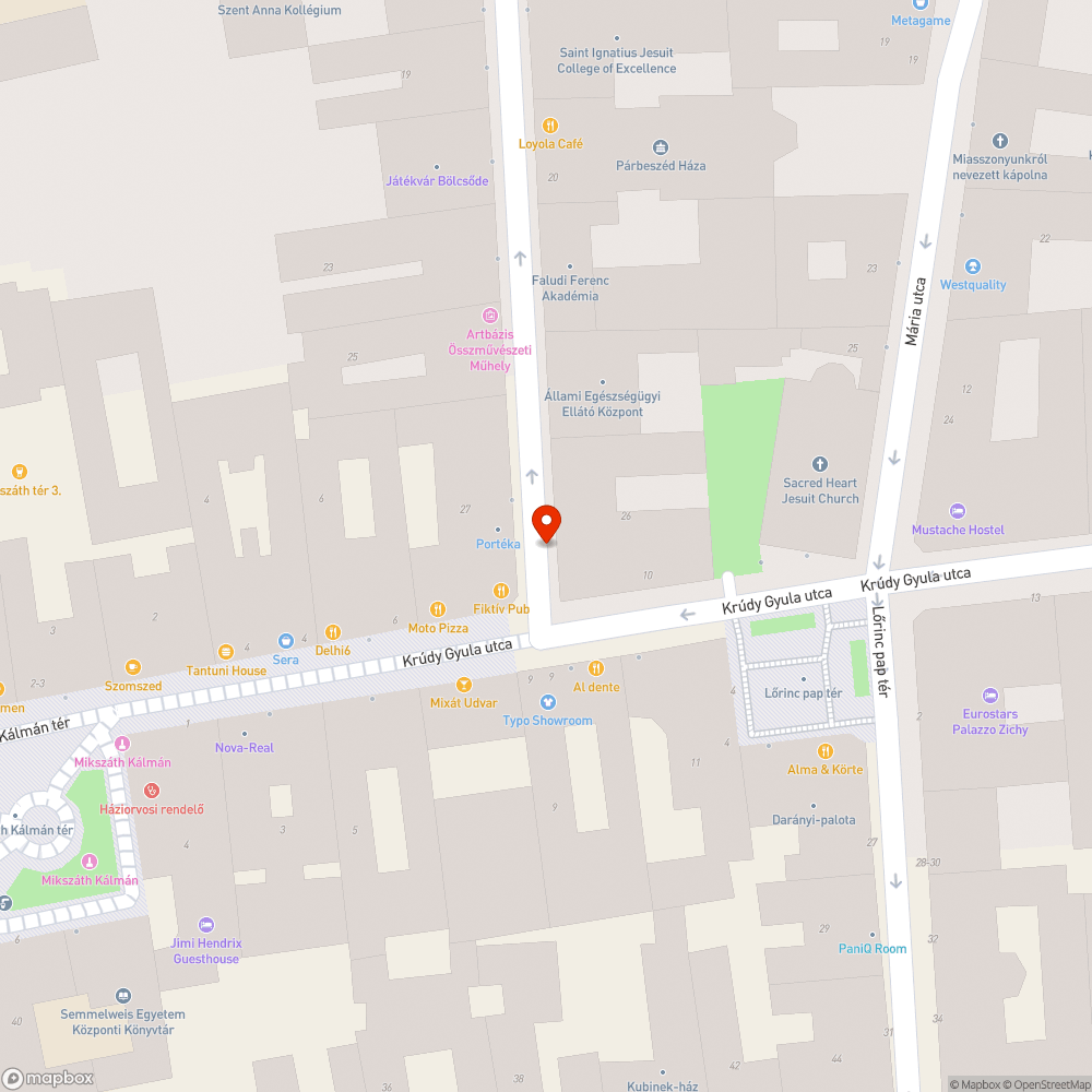 Az egyik kerékpártámasz a helyéről kivéve dobálódik bejelentés helye