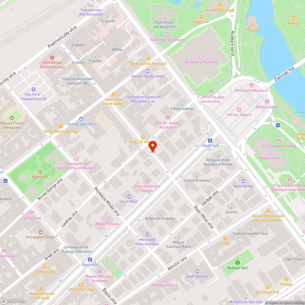 Parkoló autókra ráhajló korhadt fák bejelentés helye