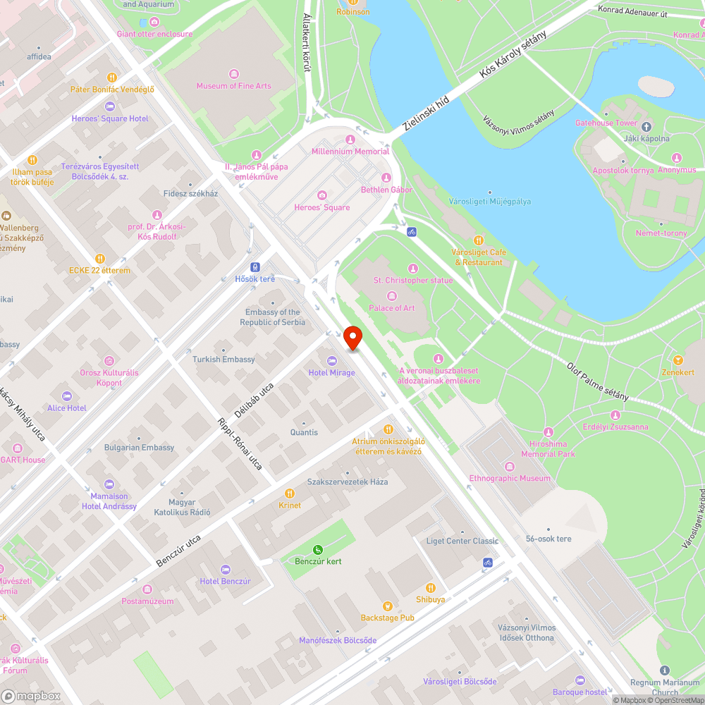 Fa körüli kockakő rész széetesett bejelentés helye