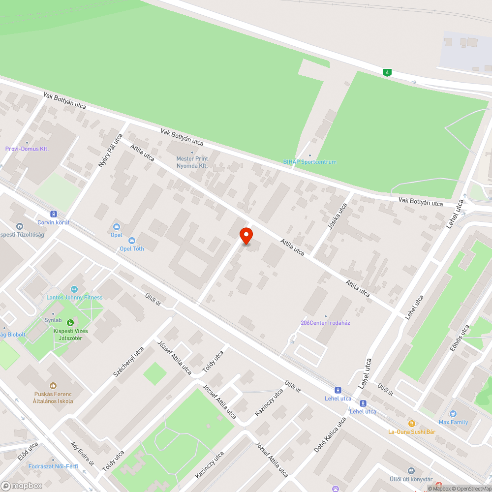 Nagy halom szemét az utca sarkon. bejelentés helye