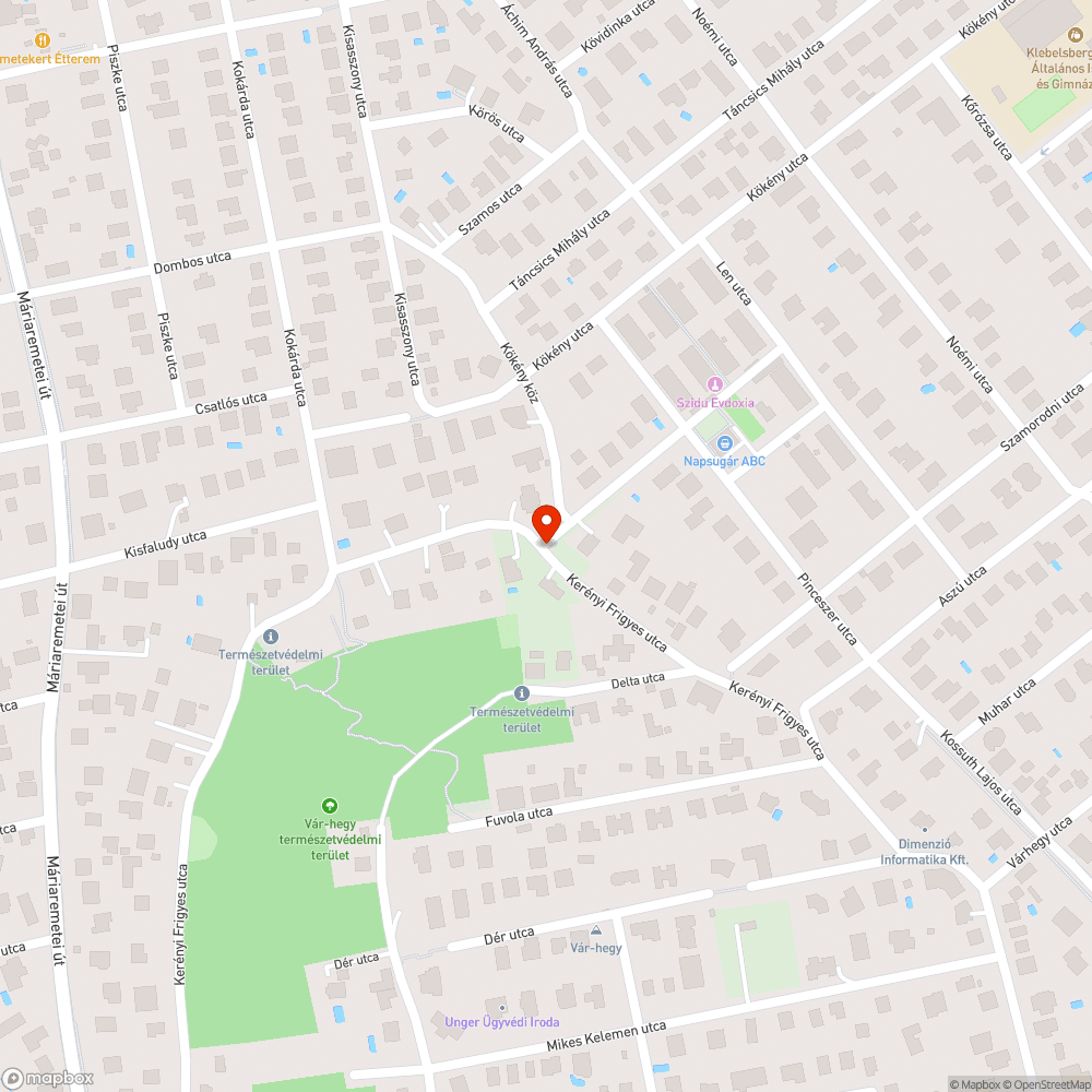 Több napja zöldterületen parkoló kisteherautó bejelentés helye