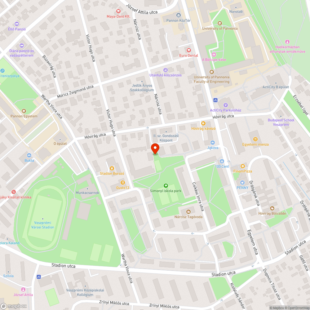 Veszélyes drótkerítés egy iskolai udvar mellett bejelentés helye