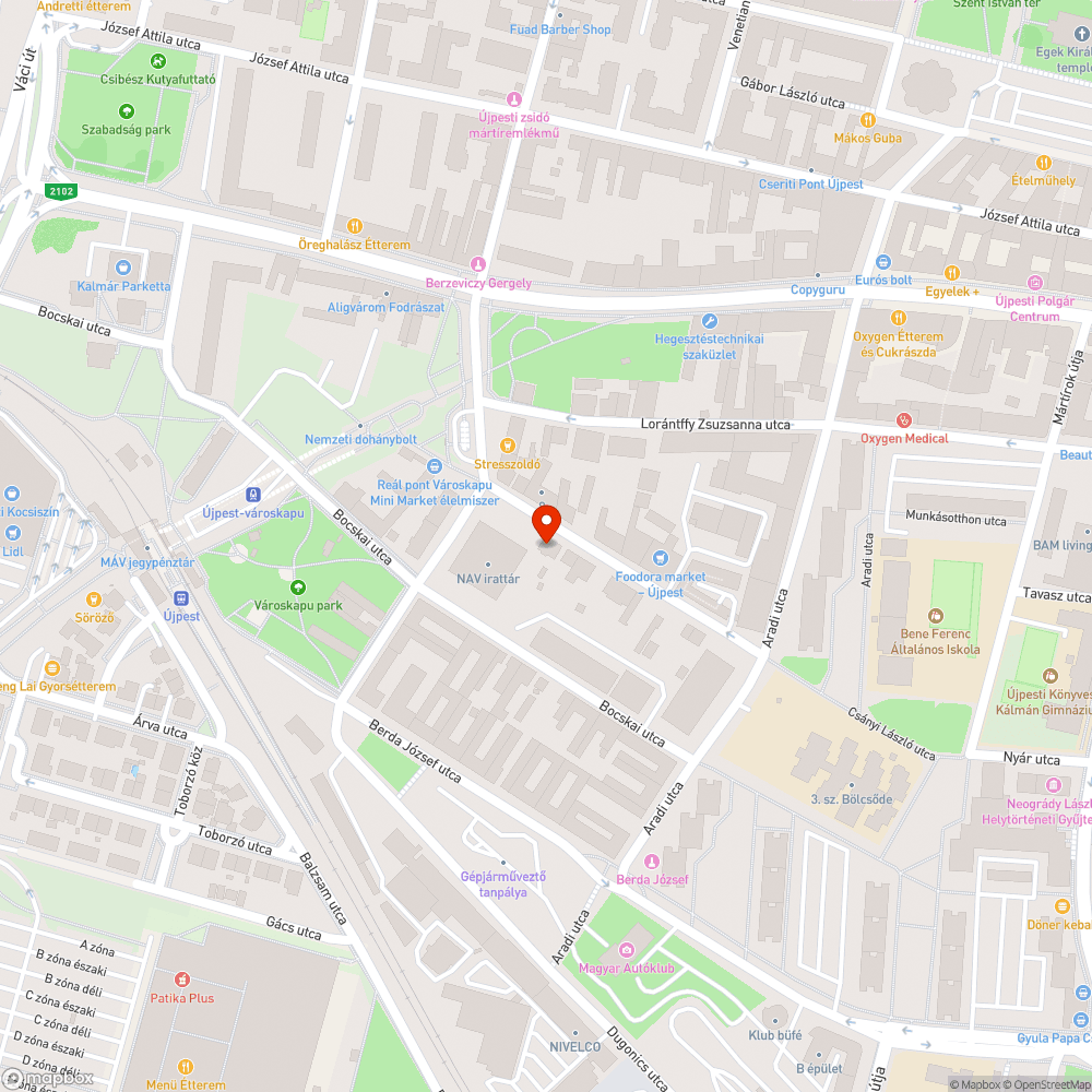 Aszfaltdarabok a füvön bejelentés helye