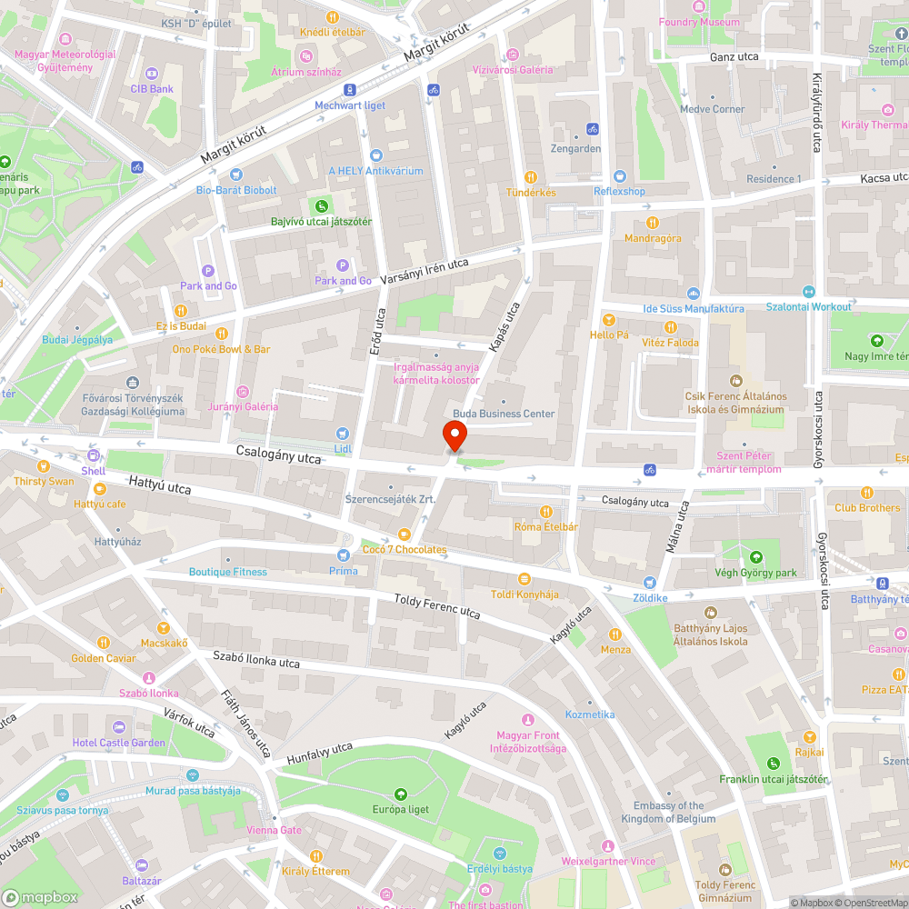 Egy eleve szűk járdára miért engedik ráparkolni az autókat? bejelentés helye