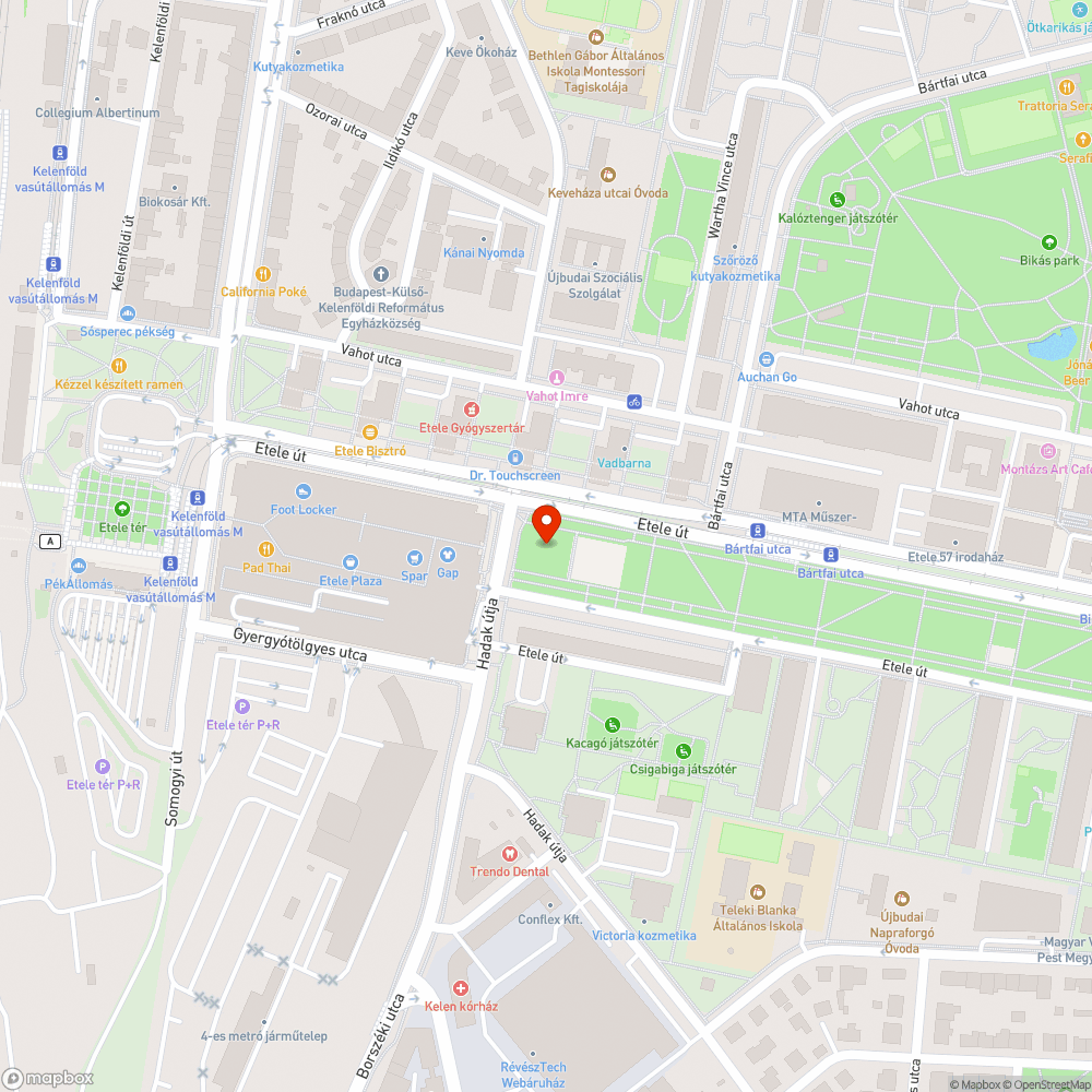 Koszos és graffitis beton elemek az Etele plaza előtt bejelentés helye