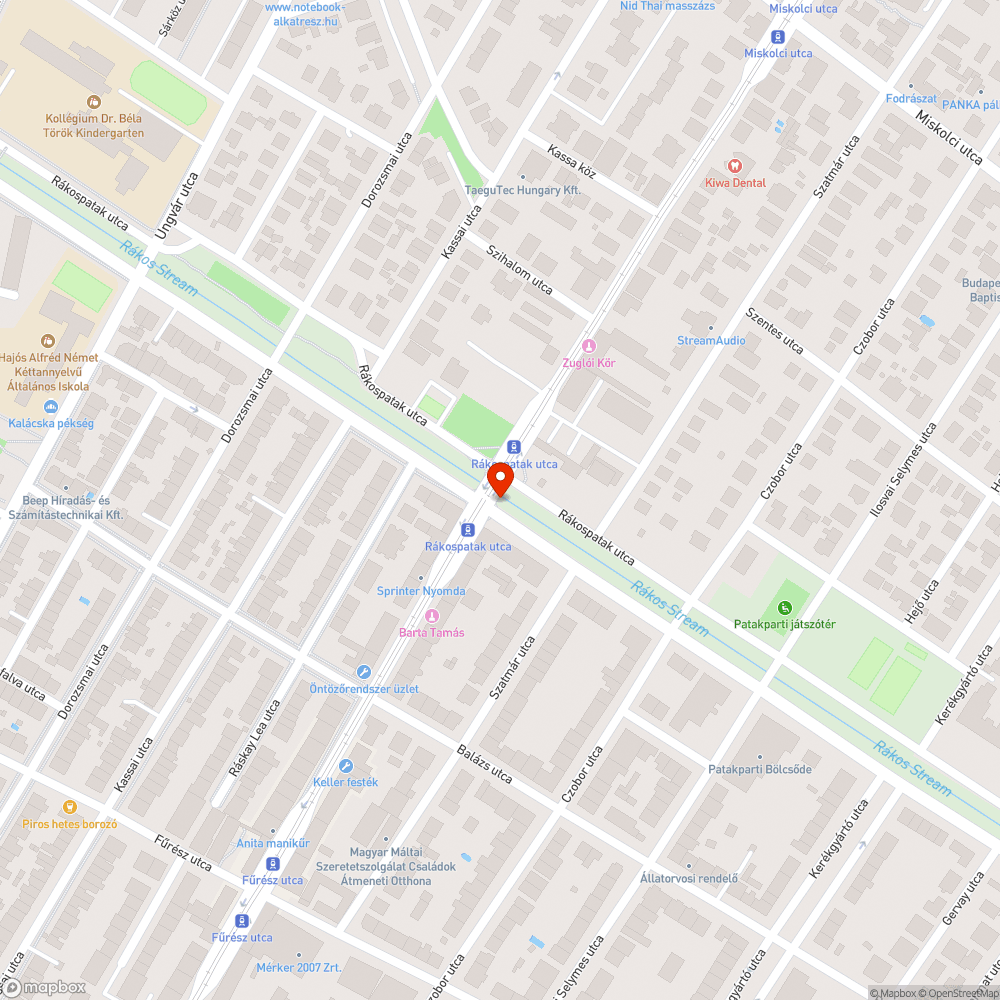 Közlekedési tábla a patakmederben bejelentés helye