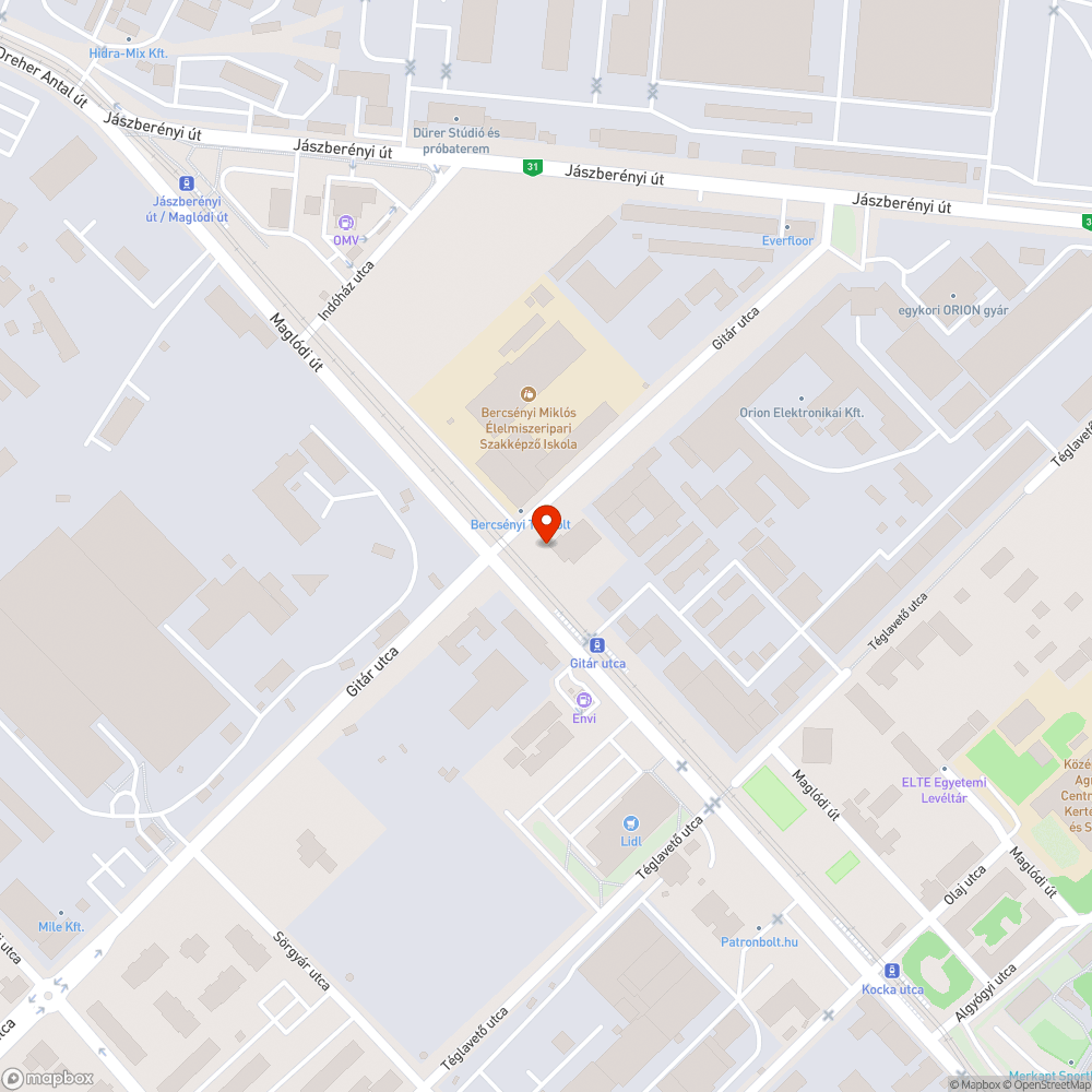 Használhatatlan pad a megállóban bejelentés helye