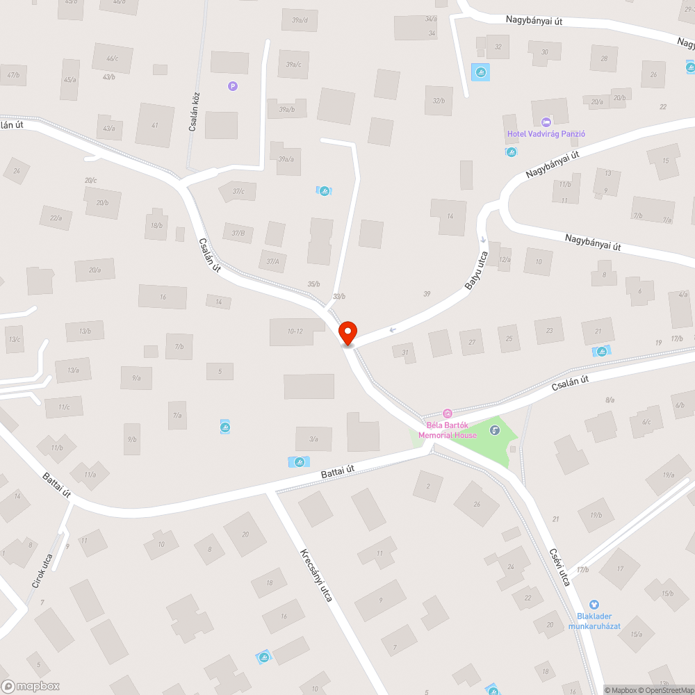 Behajtani tilos táblát takarja a növényzet bejelentés helye