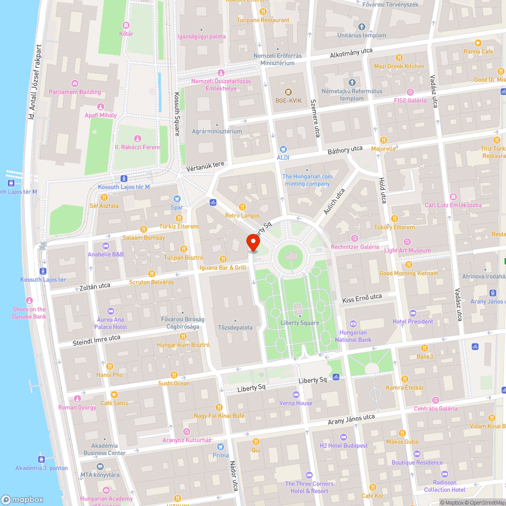 egyirányú utcával szemben gyalog-sétáló utca tábla bejelentés helye