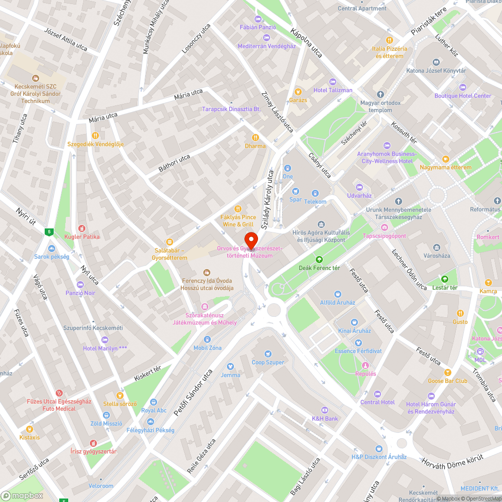 Nem működő közvilágítás a Kormányablak előtt bejelentés helye