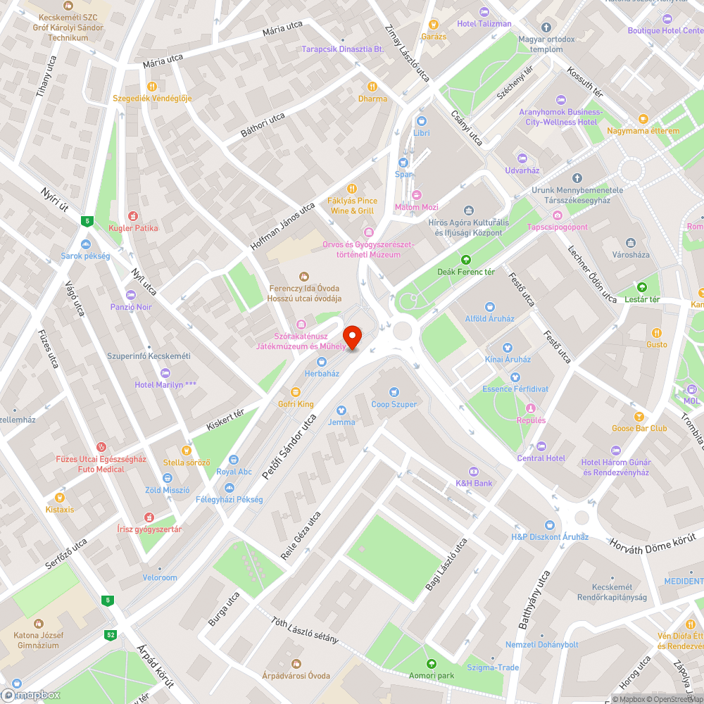 Veszélyes aknafedél a Petőfi Sándor utcán bejelentés helye