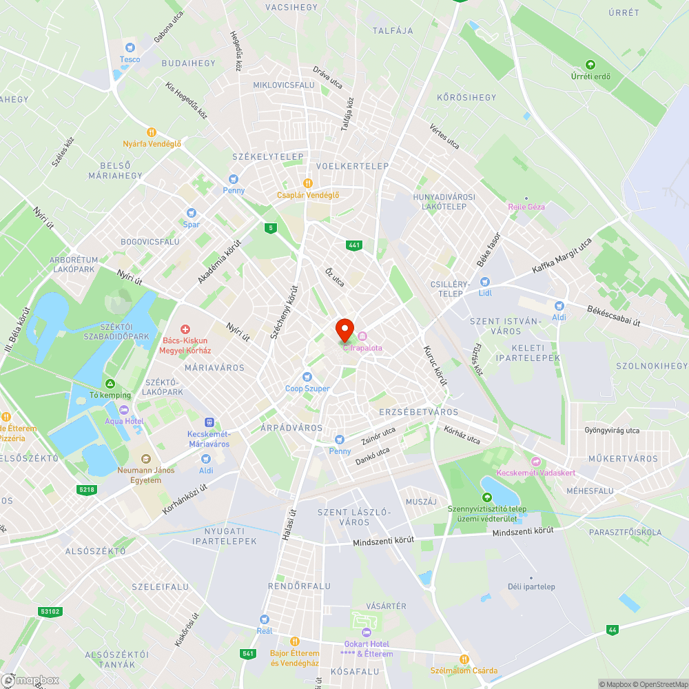 Balesetveszélyes lépcső az Emléktár/téren bejelentés helye