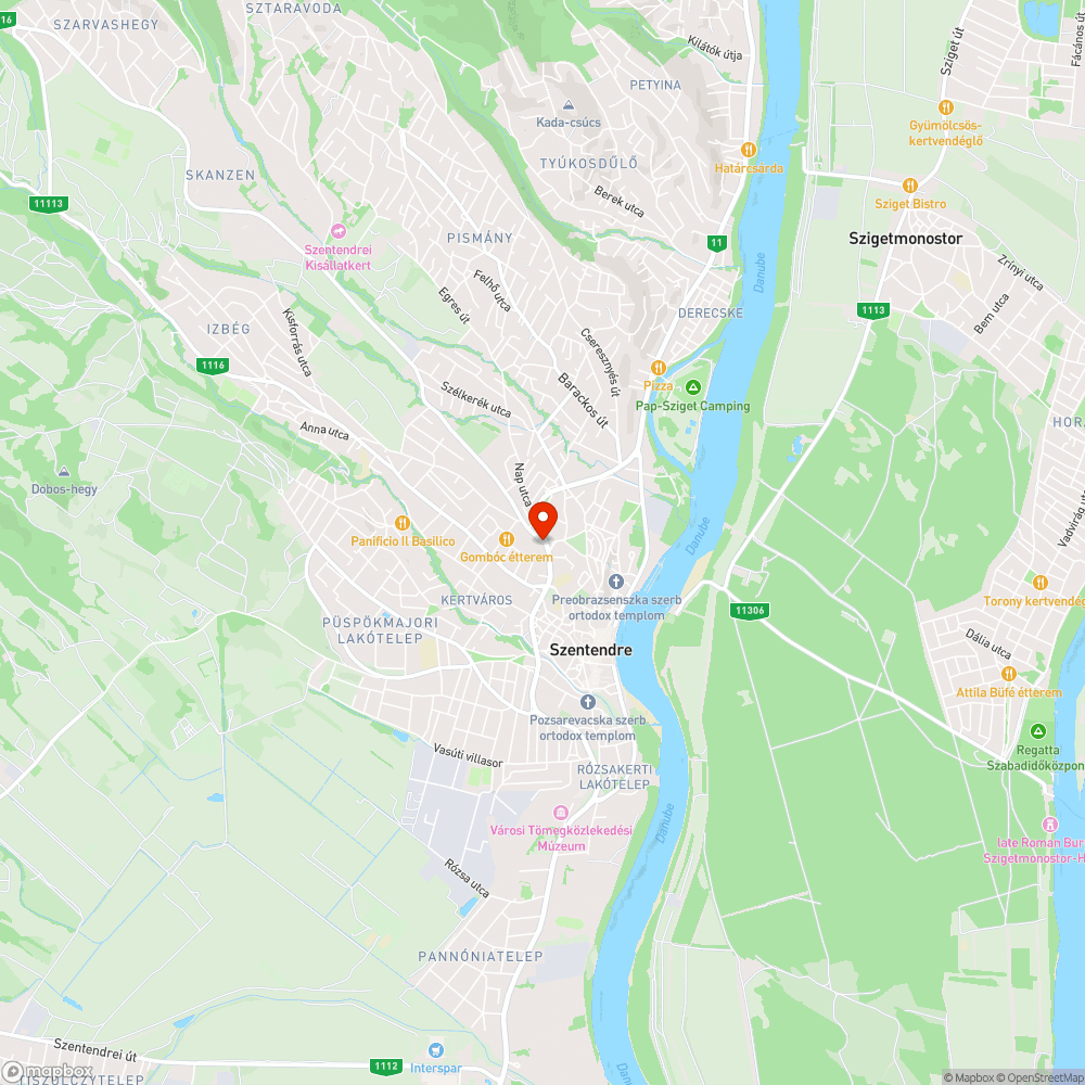 Aszfaltba ékelődött kábeldoboz a Sztaravodai út elején bejelentés helye