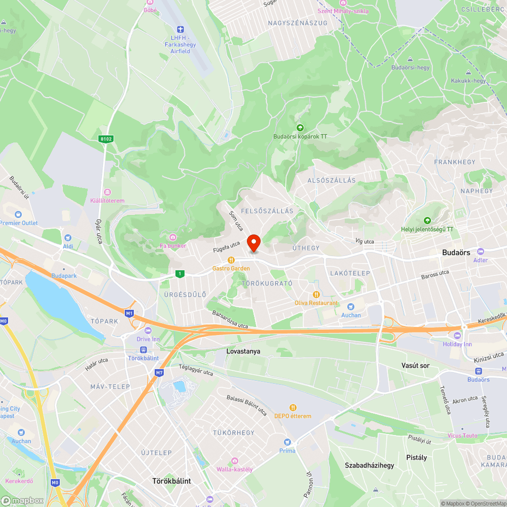 Nővényekkel teljesen benőtt közlekedési tábla bejelentés helye