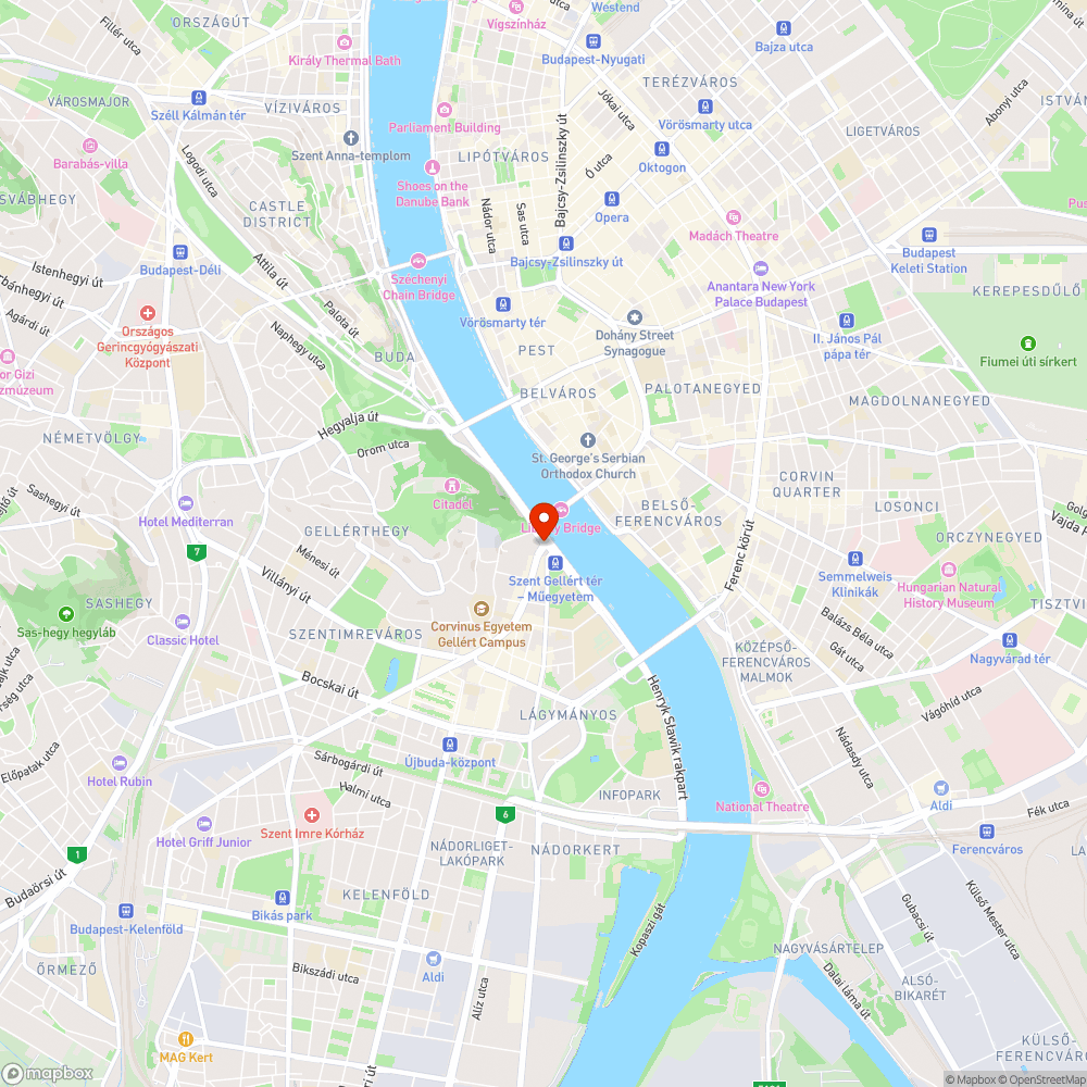 Összetört üvegkorlát a Gellért téren bejelentés helye