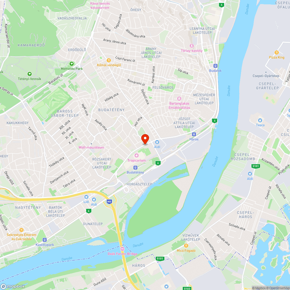Mozgó, nyikorgó buszmegálló tábla bejelentés helye