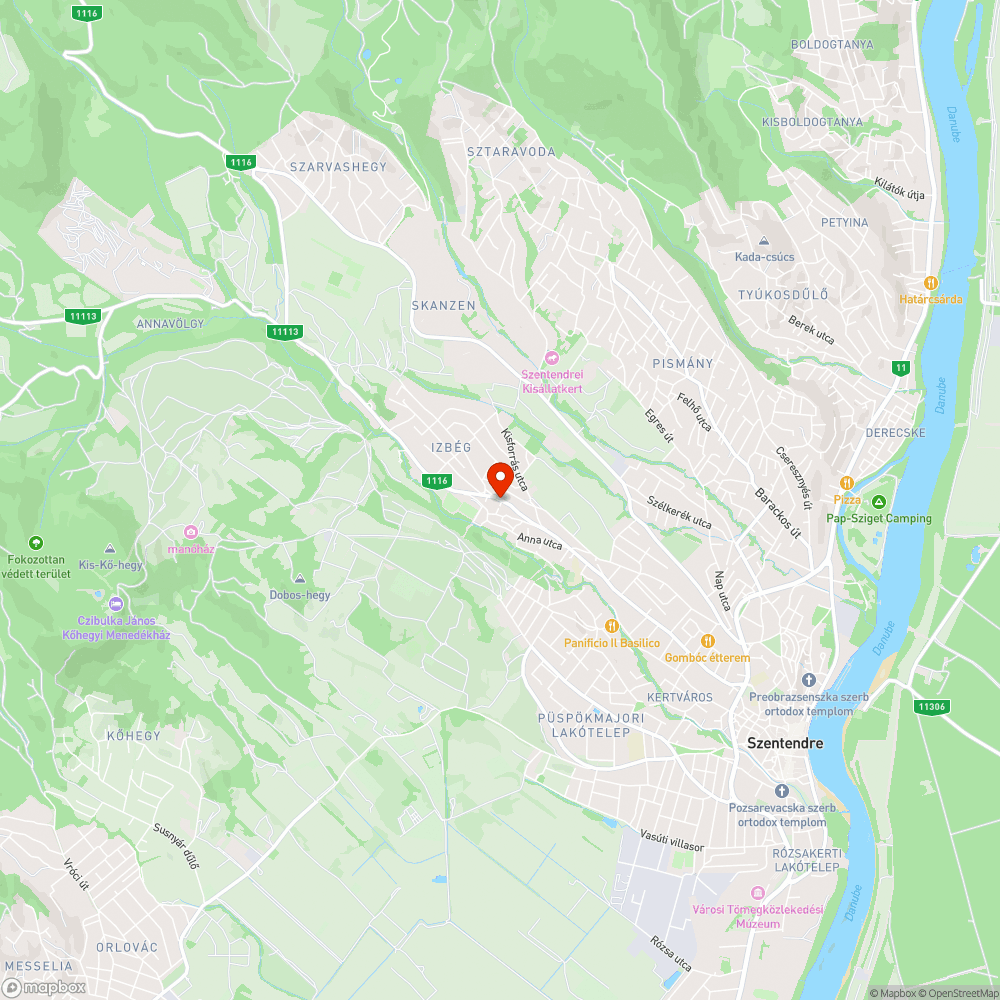 Sportpálya buszmegállóba helyezett szemeteszsák bejelentés helye