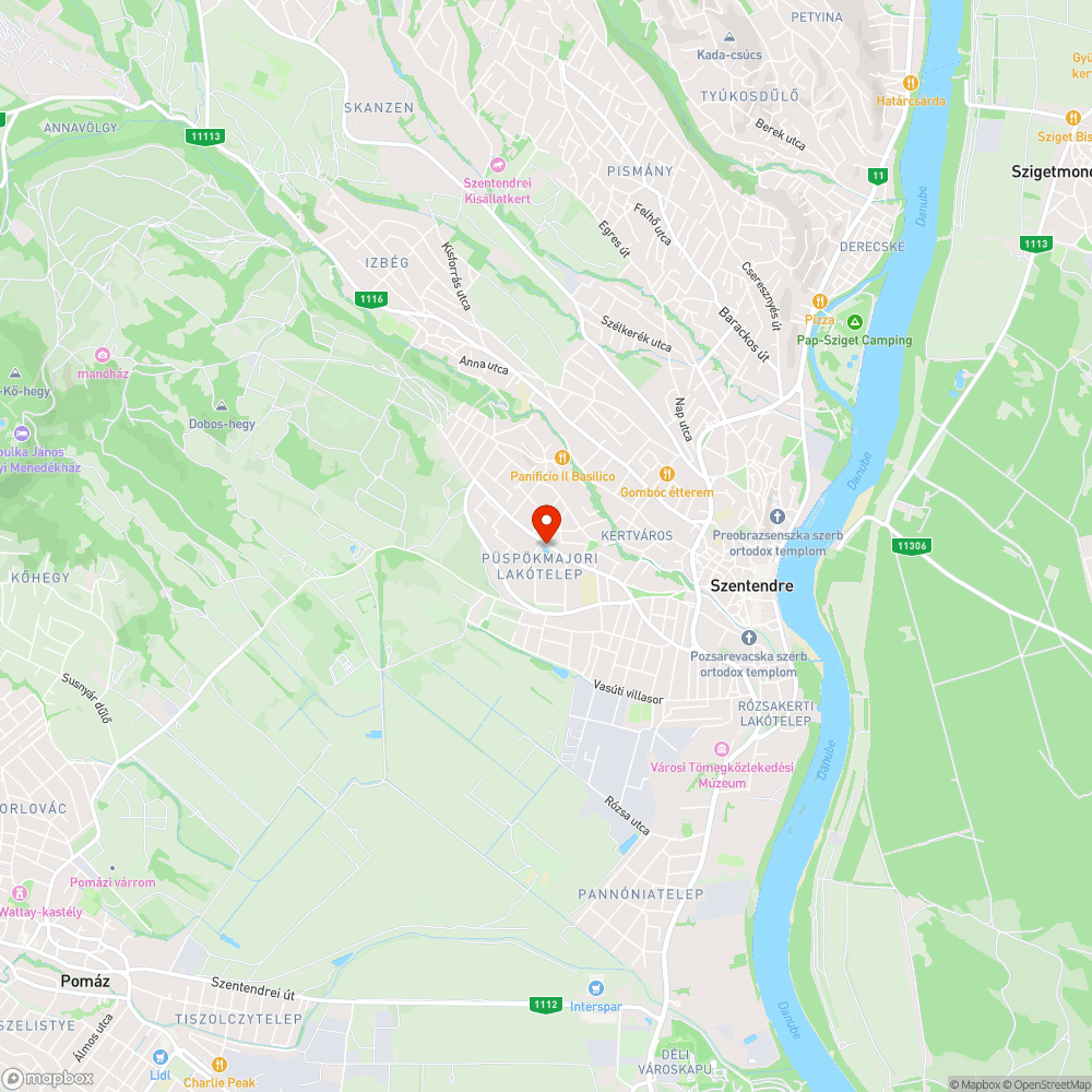 Mozgássérült-parkolók sora a V-8 előtt bejelentés helye