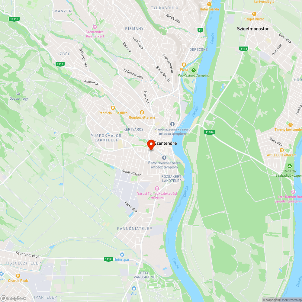 Méretes kátyú a nagyparkoló bejáratánál bejelentés helye